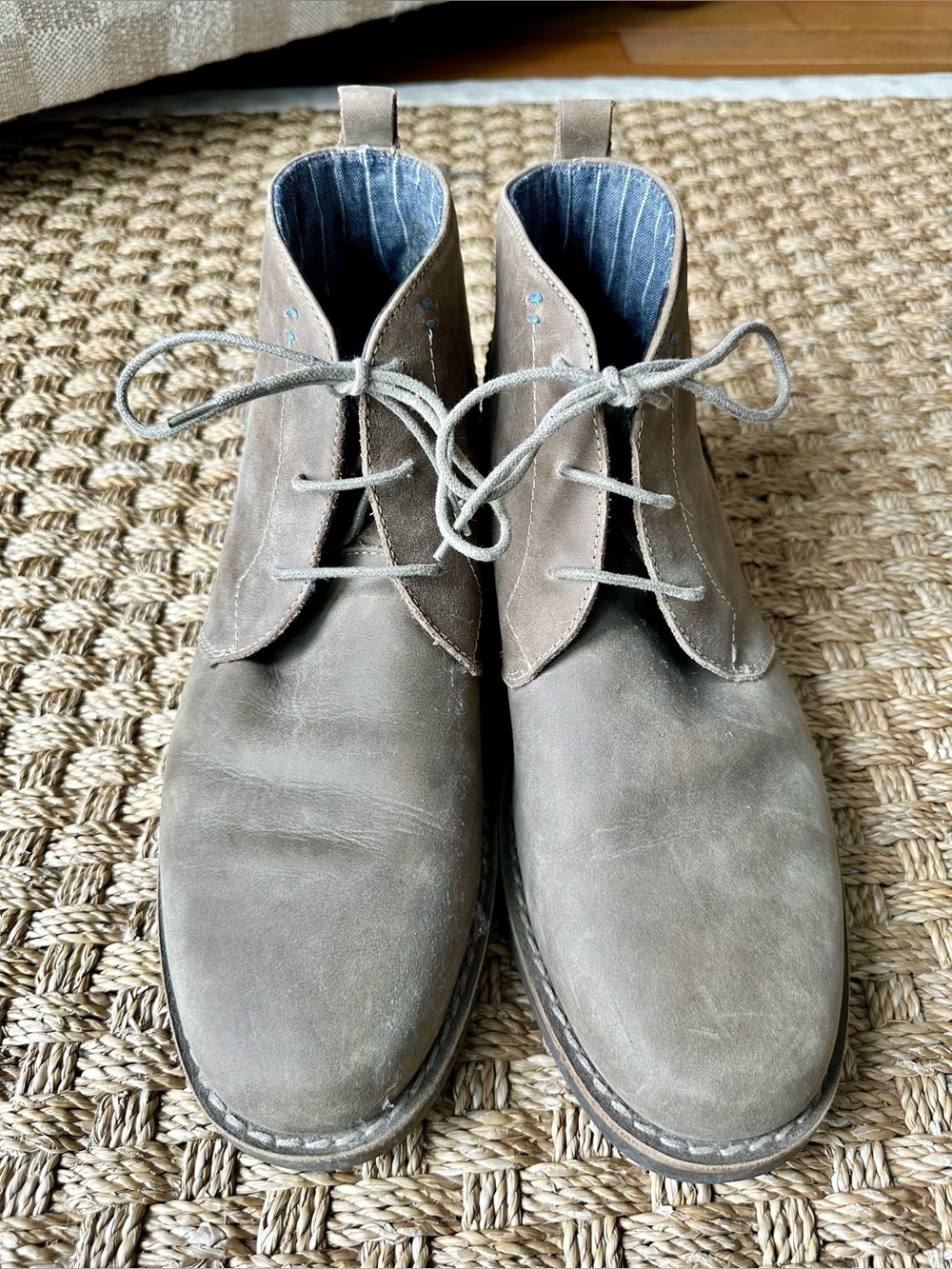 Penguin By Munsingwear Men's Suede Chukka Boots - Taupe Lace-Up